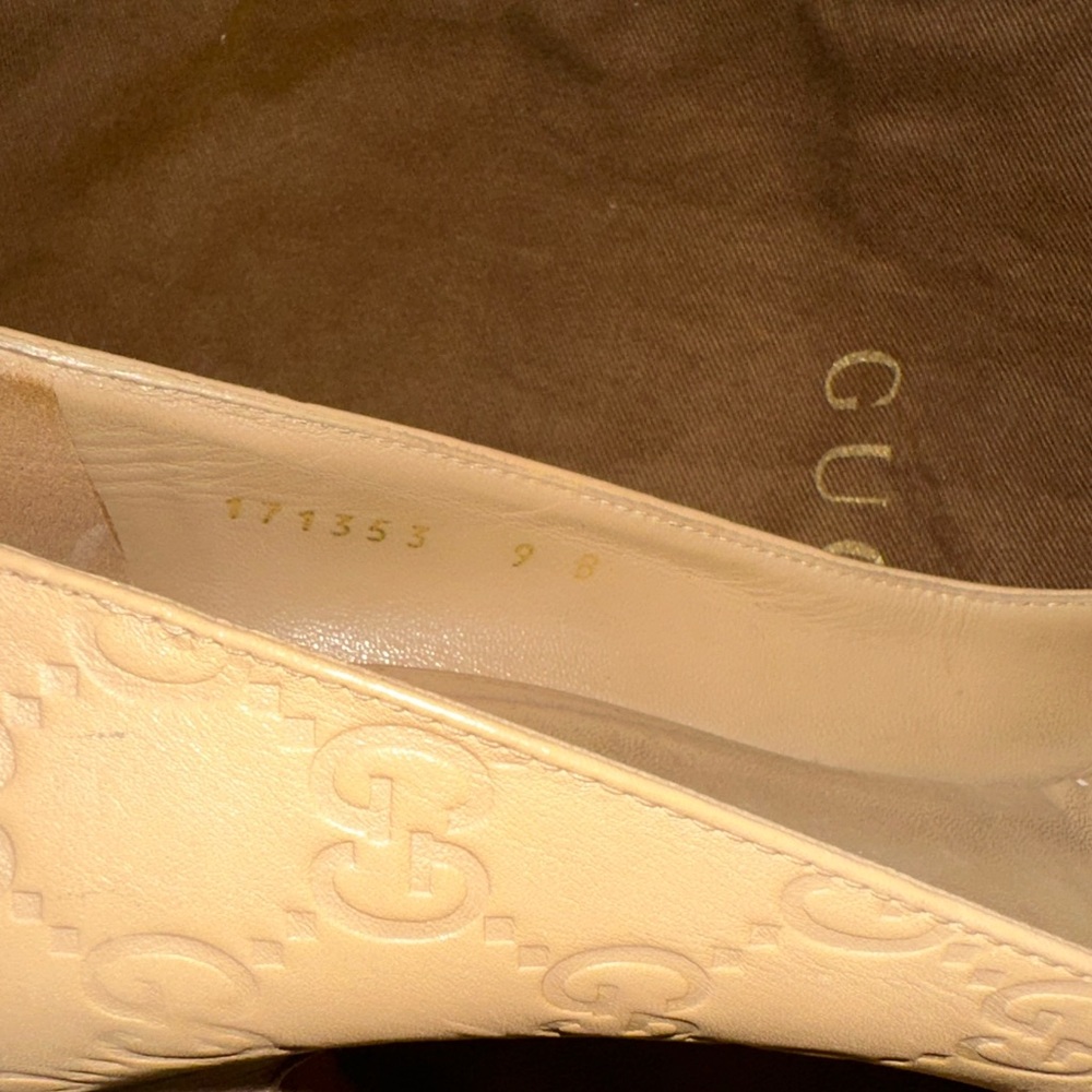 GUCCI Guccissima Horse-bit Leather Peep Toe Pump - Picture 12 of 15